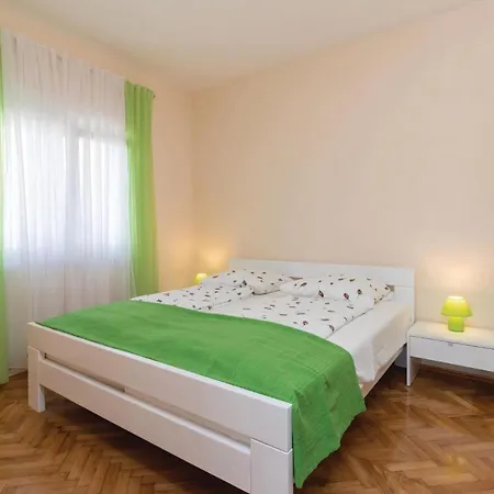 Apartment Lovely In With Wifi Zadar